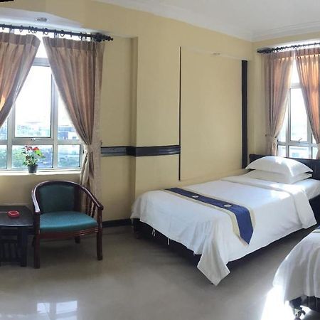 A1 Hotel Phnom Penh Exterior photo